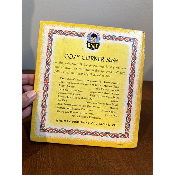 Vintage Bugs Bunny and The Big Red Apples and Walt Disney's Peter Pan Books - Picture 6 of 12